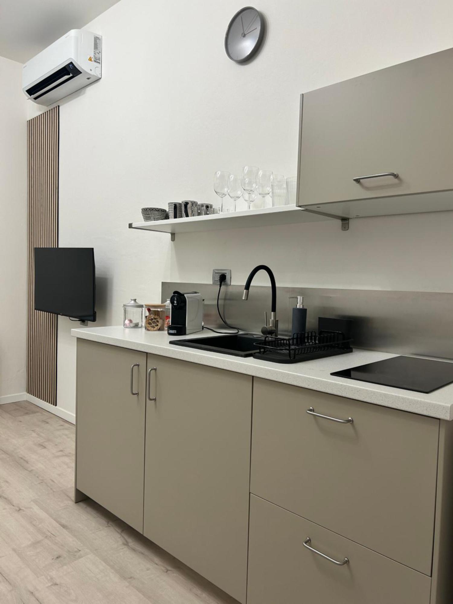 Tezone Seven Apartments Verona Exterior foto